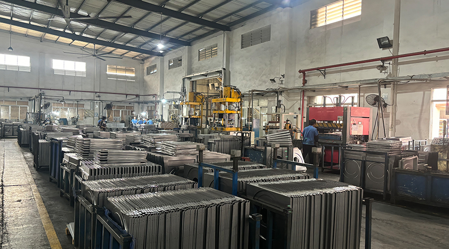 東南亞訂單再創(chuàng  )新高：金環(huán)電器高效交付12個(gè)柜滾筒烘干機